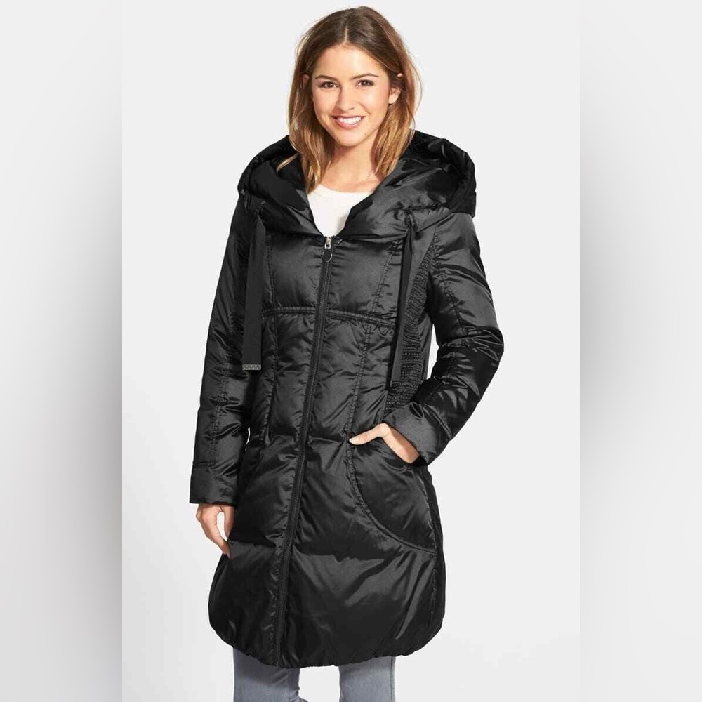 Tahari 'Taryn' Hooded Down Coat in Black - Size L
